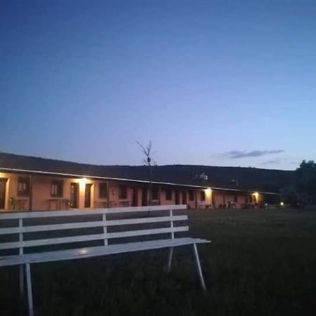 Hotel Rural Puerta De Monfrague Вияреал де Сан Карлос Екстериор снимка